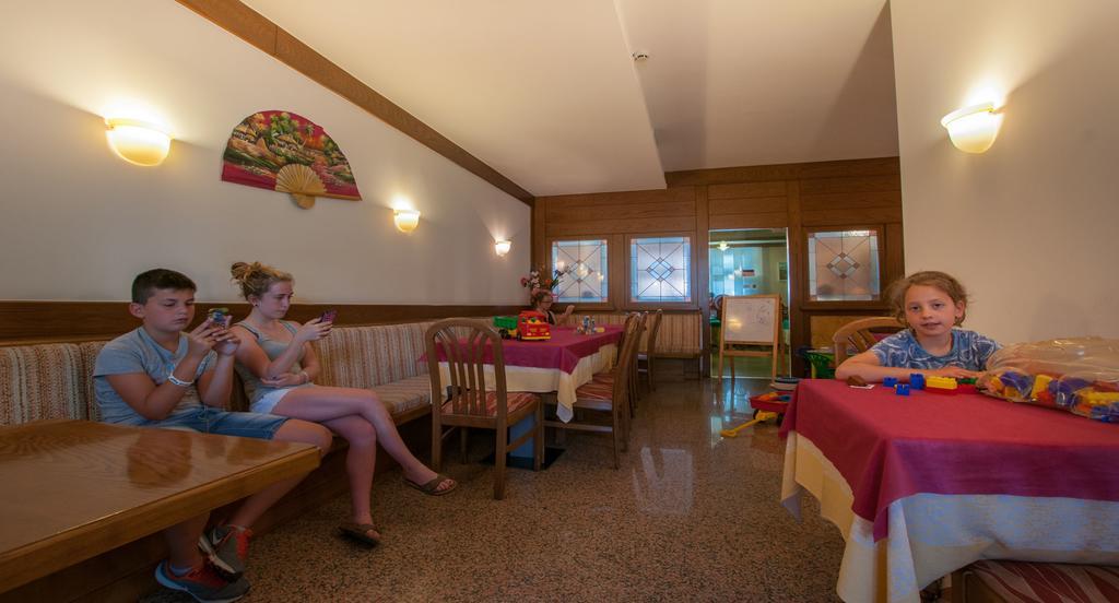 Albergo Sayonara Comano Terme Εξωτερικό φωτογραφία
